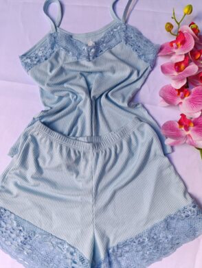 Baby doll feminino Canelado em microfibra e renda, lingerie confortável para dormir e usar em casa.