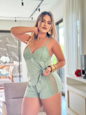 Baby doll feminino Antonela em microfibra e renda, lingerie confortável para dormir e usar em casa.