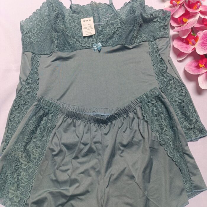 Baby doll feminino Antonela em microfibra e renda, lingerie confortável para dormir e usar em casa.